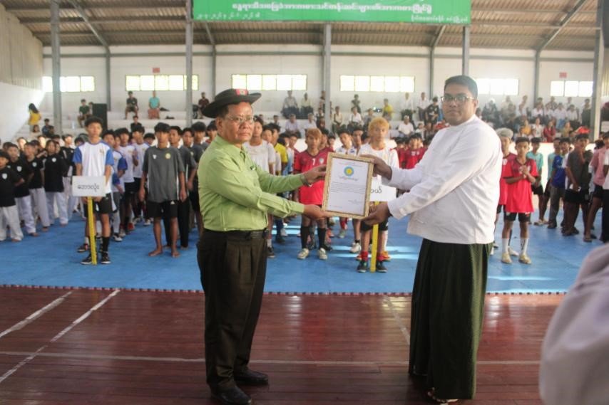 ရန်ကုန်တိုင်းဒေသကြီး၊ ဗိုလ်တထောင်ခရိုင်၊ ဒေါပုံမြို့နယ်၊ မြို့သစ်ရပ်ကွက် မြို့နယ်အားကစားခန်းမ၌ ကျင်းပသည့် (၈၁)နှစ်မြောက်တပ်မတော်နေ့အထိမ်းအမှတ် နွေရာသီအခြေခံအားကစား သင်တန်းဆင်းများ၏ အားကစားပြိုင်ပွဲ ဖွင့်ပွဲအခမ်းအနားသို့ တက်ရောက်