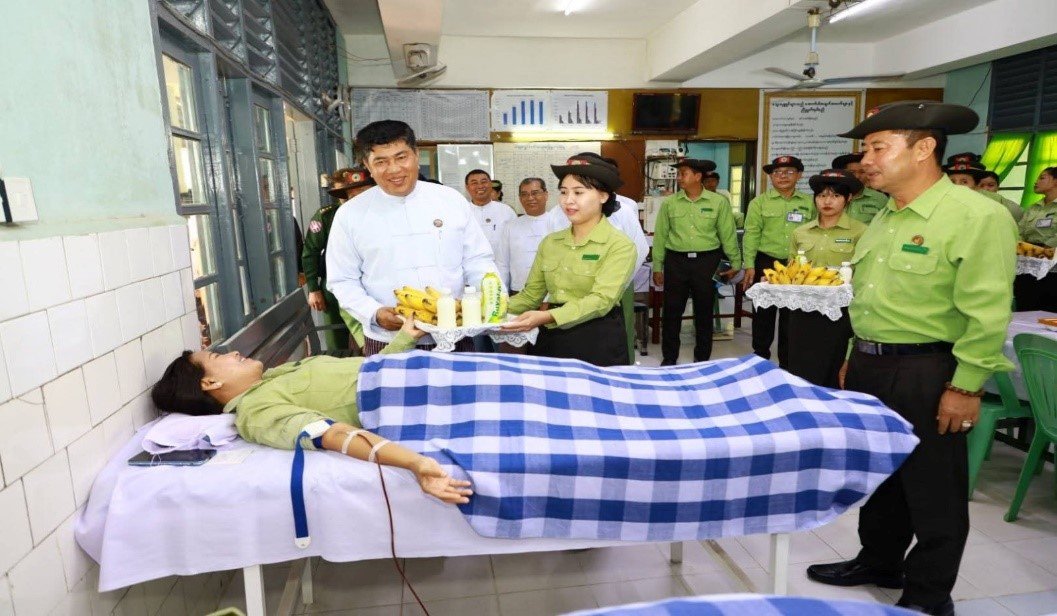မော်လမြိုင်မြို့၊ အထွေထွေရောဂါကုပြည်သူ့ ဆေးရုံကြီး၏ သွေးလှူဘဏ်၌ (၃၈)နှစ်မြောက် အထွေထွေအုပ်ချုပ်ရေးဦးစီးဌာန နှစ်ပတ်လည်နေ့ကို ကြိုဆိုဂုဏ်ပြုသောအားဖြင့် ကျင်းပပြုလုပ်သည့် စုပေါင်းသွေးလှူဒါန်းပွဲအခမ်းအနား