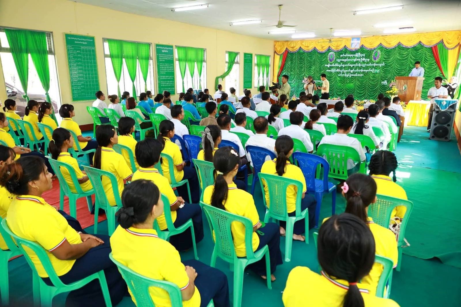 မုဒုံမြို့နယ်၊ ကွမ်တာကျေးရွာရှိ အမျိုးသမီးအိမ်တွင်းမှုသက်မွေးလုပ်ငန်း ပညာသင်တန်းကျောင်း၌ ကျင်းပပြုလုပ်သည့် အဆင့်မြင့်အိမ်တွင်းမှုစက်ချုပ်သင်တန်းအမှတ်စဉ်(၁၃) သင်တန်းဖွင့်ပွဲအခမ်းအနားသို့ တက်ရောက်