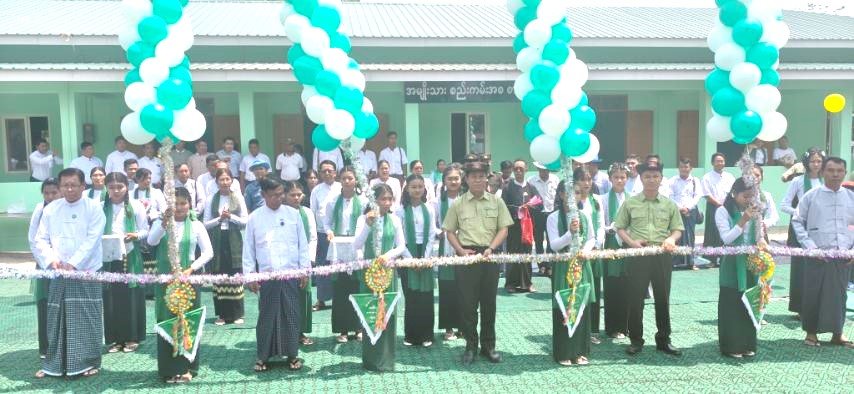 မန္တလေးတိုင်းဒေသကြီး၊ အောင်မြေသာစံခရိုင်၊ မတ္တရာမြို့နယ်၊ လွန်တောင်းကျေးရွာရှိ အ-ထ-က (လွန်တောင်း)ကျောင်းဆောင်သစ်ဖွင့်လှစ်ခြင်းနှင့် လွှဲပြောင်းပေးအပ်ခြင်းအခမ်းအနားသို့ တက်ရောက်