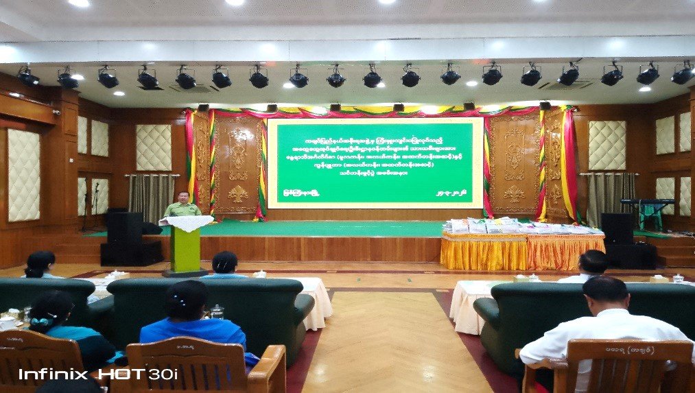 ကချင်ပြည်နယ်၊ မြစ်ကြီးနားခရိုင်၊ မြစ်ကြီးနားမြို့၊ ပြည်နယ်အစိုးရအဖွဲ့ရုံး၊ မေခခန်းမတွင် ဝန်ထမ်းမိသားစု၊ သားသမီးများအား သင်ကြားပို့ချမည့် နွေရာသီကာလအင်္ဂလိပ်စာသင်တန်းနှင့် ကွန်ပျူတာသင်တန်းဖွင့်ပွဲအခမ်းအနားသို့ တက်ရောက်