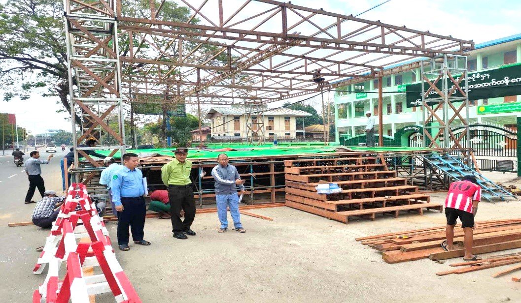 ကချင်ပြည်နယ်၊ မြစ်ကြီးနားခရိုင်၊ မြစ်ကြီးနားမြို့၌ ၁၃၈၇ ခုနှစ်၊ မြန်မာ့ရိုးရာမဟာသင်္ကြန်ပွဲတော် စည်ကားသိုက်မြိုက်စွာကျင်းပနိုင်ရေး ဗဟိုမဏ္ဍပ်နှင့် လမ်းလျှောက်သင်္ကြန်အတွက် ပြင်ဆင် ဆောင်ရွက်နေမှု အခြေအနေများအား ကြည့်ရှုစစ်ဆေး