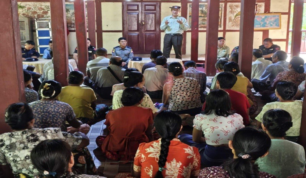 ရေဦးမြို့နယ်၊ ရေဦးမြို့၊ ရွှေပြည်သာရပ်ကွက်၊ ဥယျာဉ် ဘုန်းတော်ကြီးကျောင်း၊ ဓမ္မာရုံ၌ ရပ်ကွက်နေပြည်သူများကို အယ်လ်နီညိုရာသီဥတုနှင့်ပတ်သက်၍ ဆောင်ရန်/ ရှောင်ရန်အချက်များအား အသိပညာပေးဆွေးနွေးပွဲသို့ တက်ရောက်