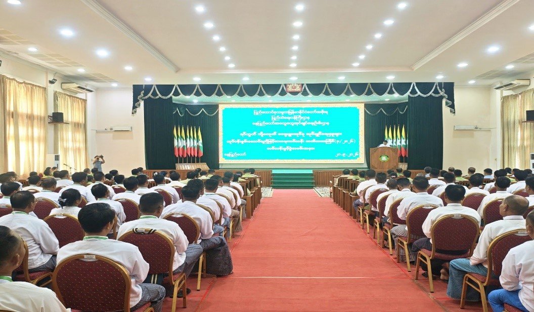 နေပြည်တော်ကောင်စီရုံးဝန်း၊ ဇမ္ဗူသီရိခန်းမ၌ ကျင်းပပြုလုပ်သည့် ရပ်ကွက် သို့မဟုတ် ကျေးရွာအုပ်စုအုပ်ချုပ်ရေးမှူးများ လုပ်ငန်းစွမ်းဆောင်ရည်မြင့်မားရေးသင်တန်းအမှတ်စဉ် (၃/၂၀၂၆)ဖွင့်ပွဲအခမ်းအနား