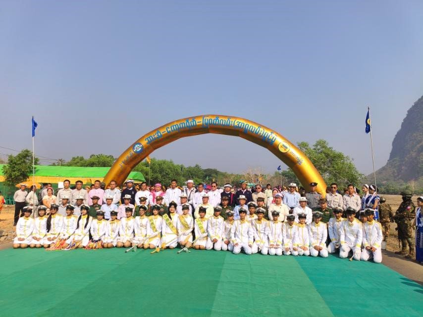 ကရင်ပြည်နယ်၊ ဘားအံခရိုင်၊ ဘားအံမြို့နယ်၊ အိန္နုကျေးရွာ(စစ်ဆေးရေးဂိတ်)၊ ဘားအံ-ကော့ကရိတ်-မြဝတီ(အာရှလမ်း)ဖွင့်ပွဲအခမ်းအနားသို့ တက်ရောက်