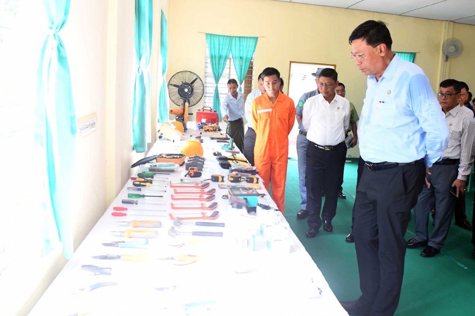 တနင်္သာရီတိုင်းဒေသကြီး၊ ထားဝယ်ခရိုင်၊ ထားဝယ်မြို့၊ နှင်းဆီလမ်း၊ နယ်စပ်ဒေသတိုင်းရင်းသား လူငယ်များစက်မှုလက်မှုပညာသင်တန်းကျောင်း၌ ကျင်းပပြုလုပ်သည့် လျှပ်စစ်သင်တန်းနှင့် ဂဟေ သင်တန်းအမှတ်စဉ် (၁၃/၂၀၂၆)သင်တန်းဖွင့်ပွဲအခမ်းအနားသို့ တက်ရောက်