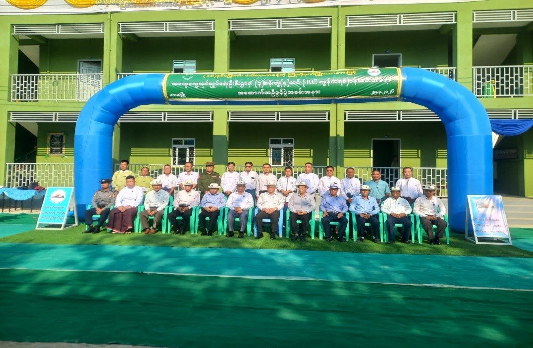 ကရင်ပြည်နယ်၊ ဘားအံခရိုင်၊ ဘားအံမြို့၊ အမှတ်(၅)ရပ်ကွက်၊ ဌာနဆိုင်ရာစုပေါင်းရုံး၌ ကျင်းပပြုလုပ်သော (၈၁)နှစ်မြောက်တပ်မတော်နေ့ကိုကြိုဆိုဂုဏ်ပြုသောအားဖြင့် ဝန်ထမ်း အိမ်ရာအဆောက်အဦ ၄ ခန်းတွဲ ၄ ထပ် (RC ကွန်ကရစ် )ဖွင့်ပွဲအခမ်းအနားသို့ တက်ရောက်