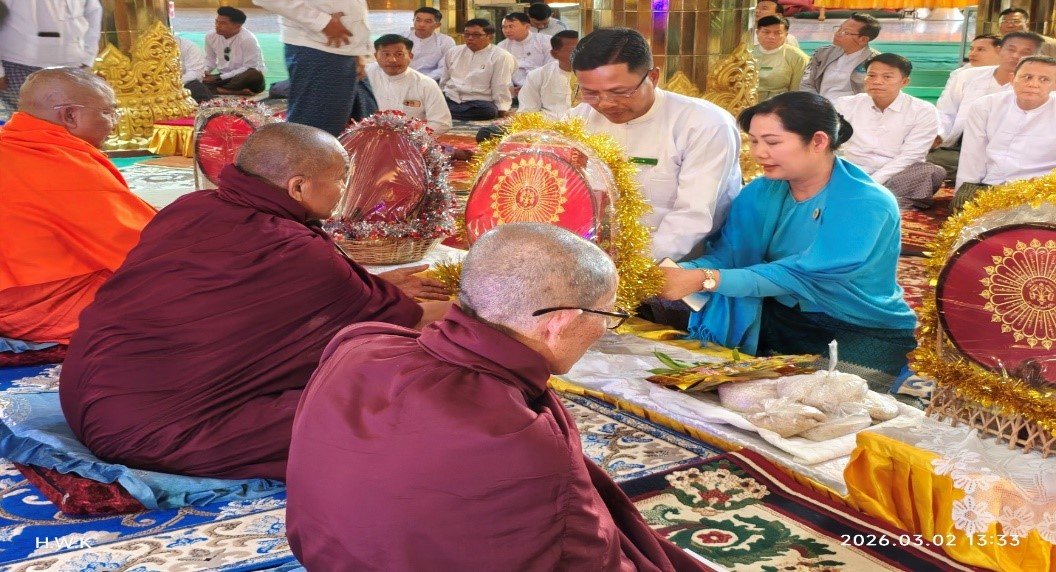 ရှမ်းပြည်နယ်၊ လားရှိုးမြို့၊ ရပ်ကွက် (၁) ၊ ရန်တိုင်းအောင်ဆုတောင်းပြည့် မြို့ဦးစေတီတော်မြတ်ကြီး၏  (၁၉) ကြိမ်မြောက် ဗုဒ္ဓပူဇနိယပွဲတော်၊ ဗုဒ္ဓဘိသက အနေကဇာတင်ခြင်း၊ ရွှေကြာ သင်္ကန်းကပ်လှူခြင်း၊ ဆွမ်းဆန်စိမ်းလောင်းလှူခြင်း မင်္ဂလာအခမ်းအနားသို့တက်ရောက်