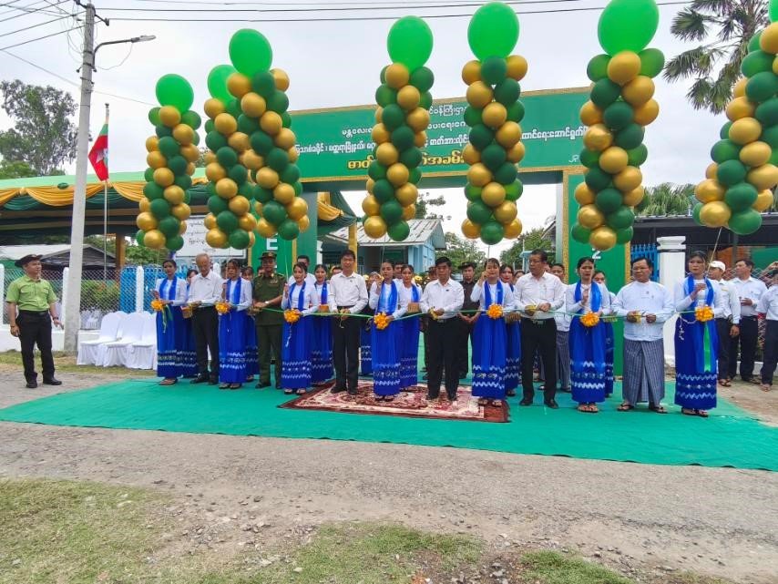 မန္တလေးတိုင်းဒေသကြီး၊ အောင်မြေသာစံခရိုင်၊ မတ္တရာမြို့နယ်၊ အမှတ်(၂)ရပ်ကွက်ရှိ မြို့နယ်လျှပ်စစ် မန်နေဂျာရုံး၌ ကျင်းပပြုလုပ်သည့် ဓာတ်အားလွှတ်ပွဲအခမ်းအနားသို့ တက်ရောက်