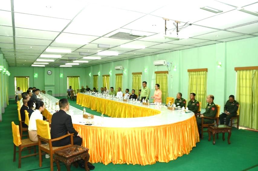 မန္တလေးတိုင်းဒေသကြီး၊ ပြင်ဦးလွင်ခရိုင်၊ ပြင်ဦးလွင်မြို့နယ်၊ စစ်တက္ကသိုလ်(DSA)၊ နဝဒေးခန်းမ၌ ကျင်းပပြုလုပ်သည့် တရုတ်- မြန်မာစီးပွားရေးပူးပေါင်းဆောင်ရွက်မှုကို ခိုင်မာစွာတိုးမြှင့်နိုင်ရေး အတွက် တွေ့ဆုံပွဲအခမ်းအနားသို့ တက်ရောက်