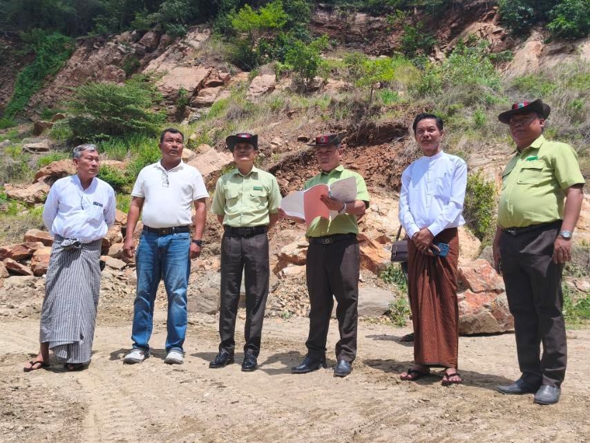 မန္တလေးတိုင်းဒေသကြီး၊ အောင်မြေသာစံခရိုင်၊ ပုသိမ်ကြီးမြို့နယ်၊ ရှင်တော်ကုန်းကျေးရွာအုပ်စု၊ ရှင်တော်ကုန်းကျေးရွာရှိ ဓာတ်သတ္တု(ကျောက်)ထုတ်လုပ်ခွင့်လိုင်စင်လျှောက်ထားသည့် မြေနေရာများအား ကွင်းဆင်းစစ်ဆေး