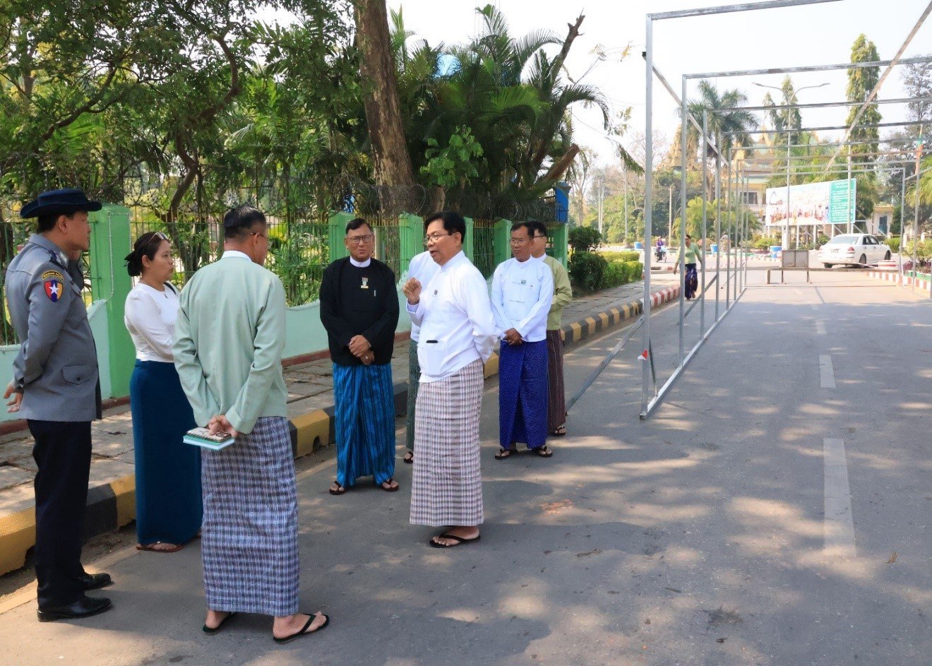 ကယားပြည်နယ်၊ လွိုင်ကော်ခရိုင်၊ လွိုင်ကော်မြို့၌ ၂၀၂၆ ခုနှစ်၊ မြန်မာ့ရိုးရာမဟာသင်္ကြန် ကျင်းပ ပြုလုပ်နိုင်ရေးအတွက် လမ်းလျှောက်သင်္ကြန်မဏ္ဍပ်များဆောက်လုပ်နေမှုအခြေအနေအား ကြည့်ရှုစစ်ဆေး